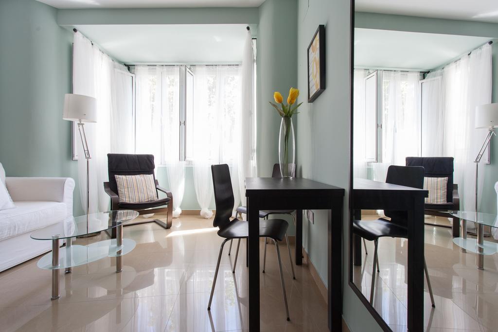 Apartamentos Edificio Constitucion Севилья Номер фото